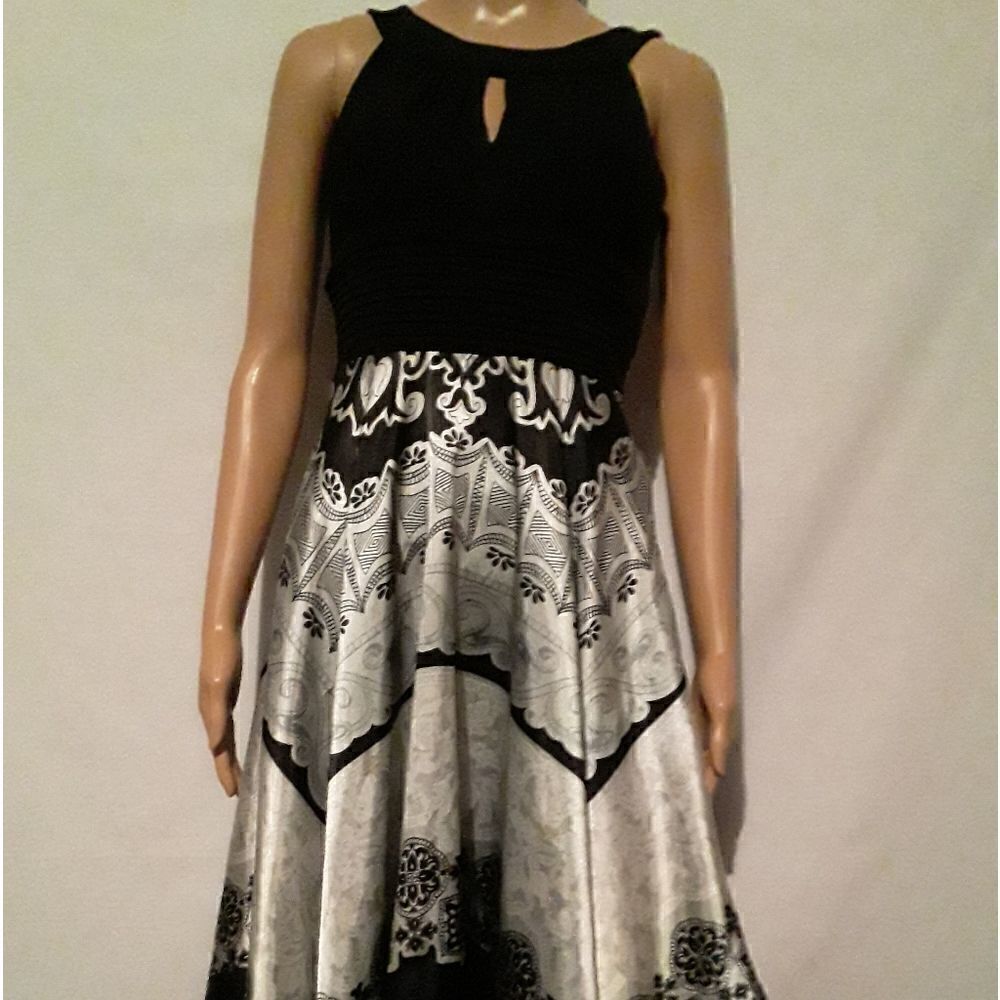 Melrose Black and Silver Handkerchief Dress Signature by Sangria Size 2 Like New - Picture 2 of 7
